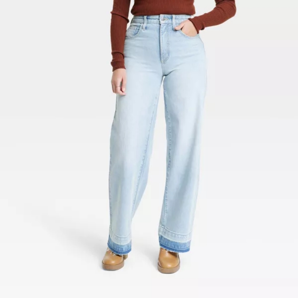 00R Fitted Women's High Rise Wide Leg Jeans -Universal Thread Light Wash Stretch
